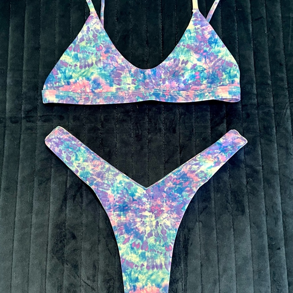 Kulani Kini Bikini Set - Small Top & Medium Bottoms 💙💖💜